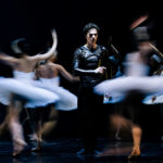 Liam Blair ist Prinz Siegfried in Ben Van Cauwenbergs Schwanensee