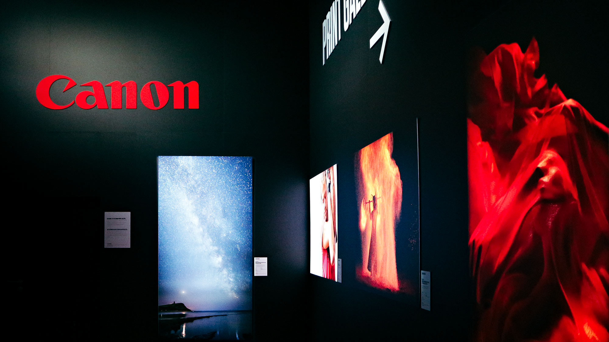 Im Rahmen der Photokina 2018 richtete Canon eine Ausstellung aus, in der die Canon-Ambassadors einige ihrer Foto aus der neuen EOS R zeigten. Dazu demnächst mehr. 