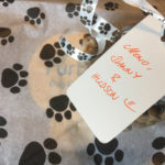 Wer findet das nicht süß? Furbo kommt personalisiert mit Leckerchen im Gepäck.