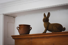 Leben im Lockdown – Der Hase auf dem Schrank